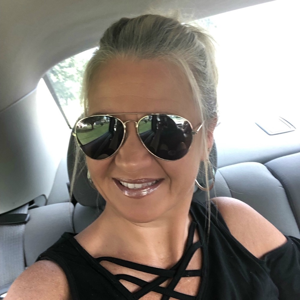 Meet your Posher, Nicole